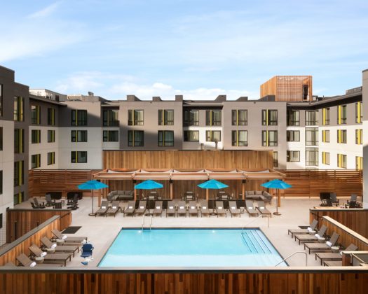 ES-Boulder-pool-deck800