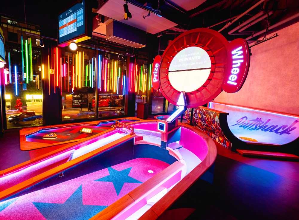 Puttshack Interior - Holes and games