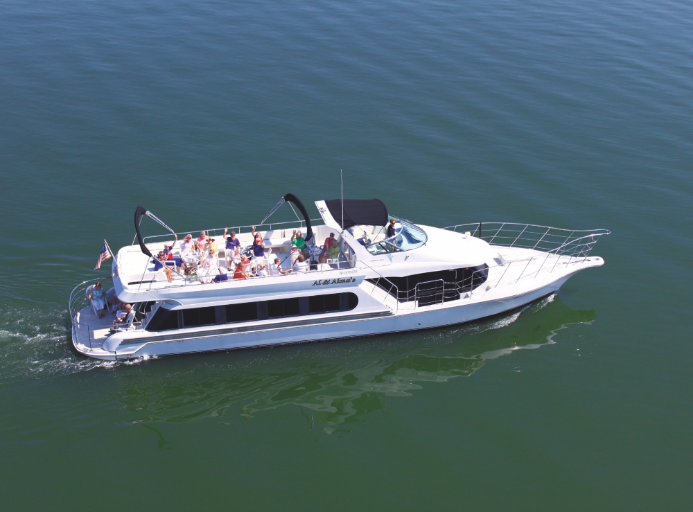 4.21.26 Al & Alma’s Supper Club and Charter Cruises boat on Lake Minnetonka in Minnesota (cruise tours)