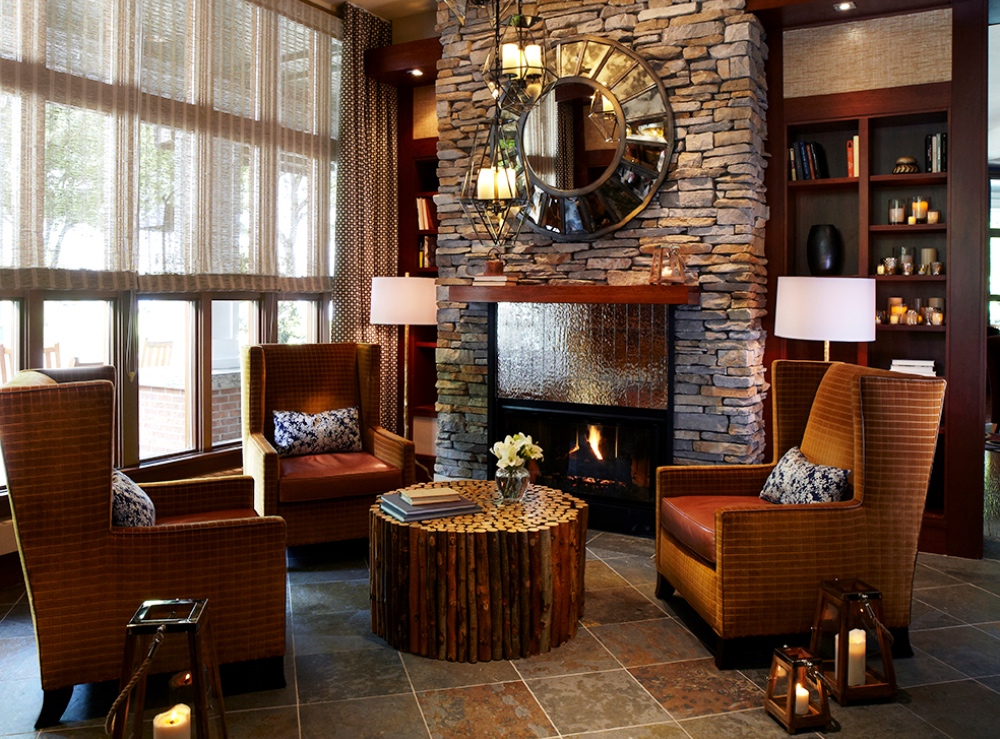 7.25.26 Seating area at the RiverPlace Hotel in Portland, Oregon, which Amaterra Hospitality Group acquired in late July || Courtesy of CoralTree Hospitality
